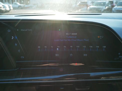 Used 2023 Cadillac Escalade Sport Platinum w/ LPO, ONYX Package image 22