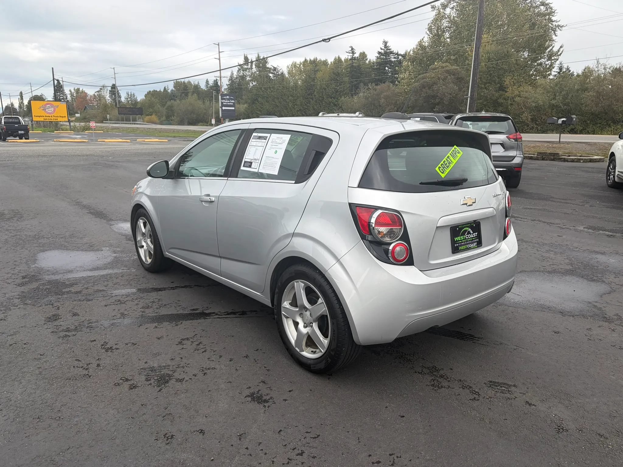 Used 2015 Chevrolet Sonic LT FWD image 5