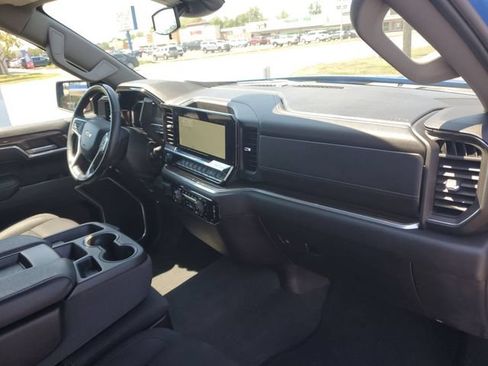 Used 2025 Chevrolet Silverado 1500 LT AWD/4WD image 26