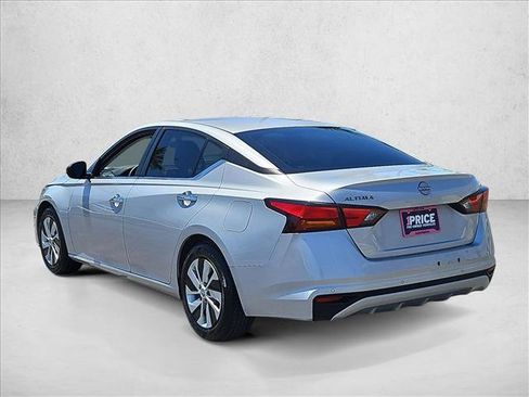 Used 2024 Nissan Altima 2.5 S FWD image 7