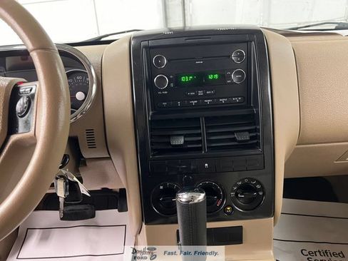 Used 2009 Ford Explorer XLT RWD image 40