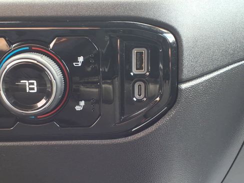 Used 2025 Chevrolet Silverado 1500 LT image 25