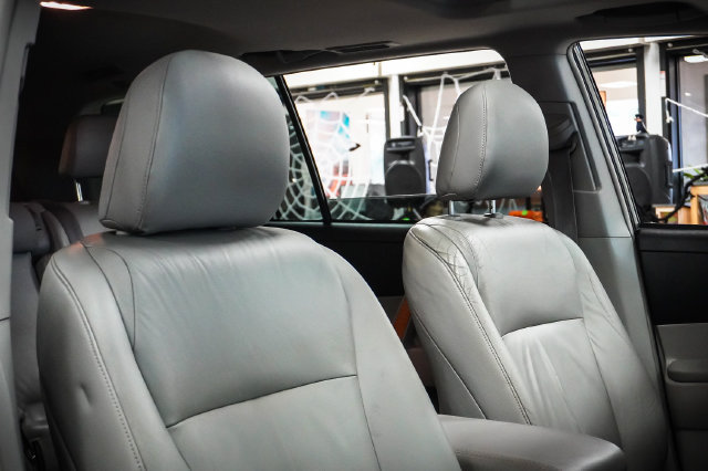 Used 2010 Toyota Highlander Limited AWD/4WD image 24