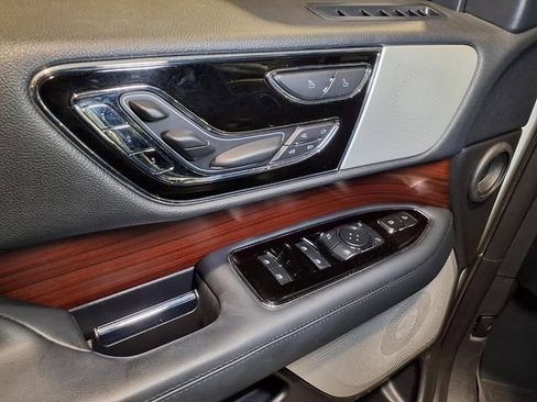 Used 2023 Lincoln Navigator Reserve AWD/4WD image 18