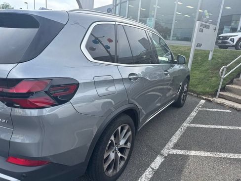 Used 2024 BMW X5 xDrive40i w/ Premium Package AWD/4WD image 3