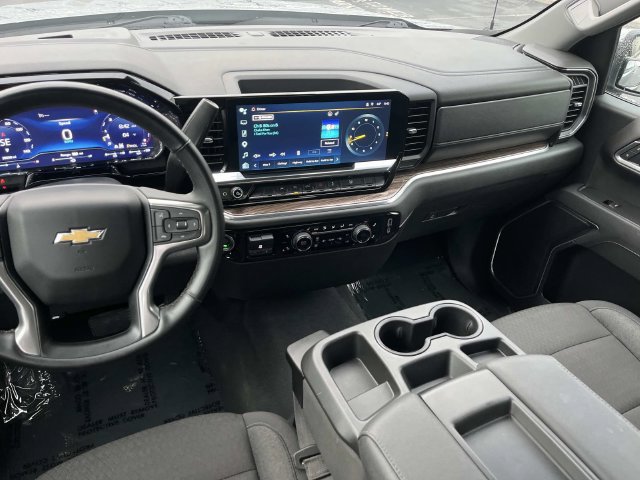 Used 2025 Chevrolet Silverado 1500 LT AWD/4WD image 14