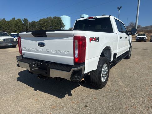 Used 2024 Ford F250 XLT w/ FX4 Off-Road Package image 6