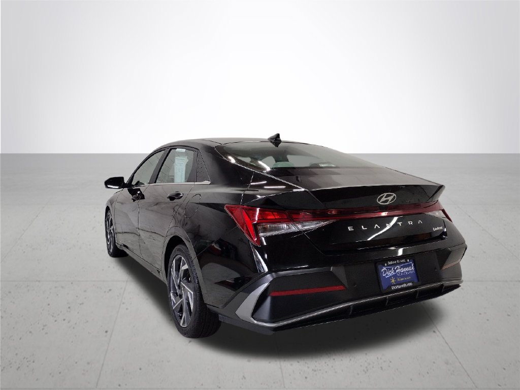 Certified 2024 Hyundai Elantra Limited FWD image 13