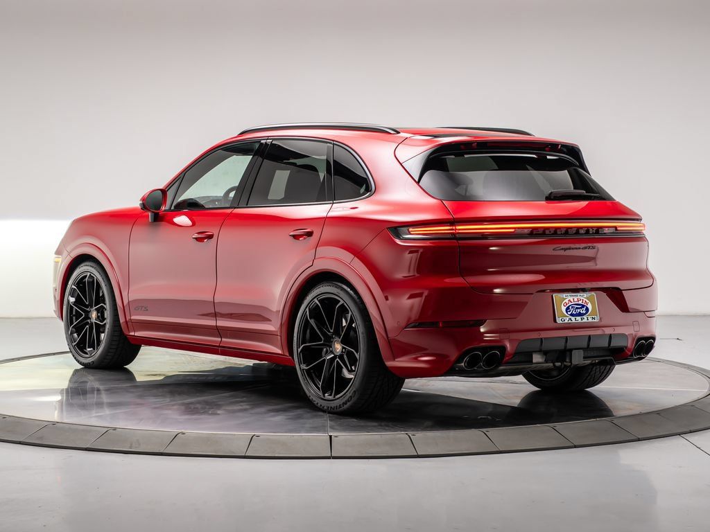 Used 2025 Porsche Cayenne GTS AWD/4WD image 3