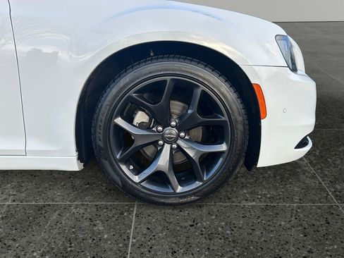 Used 2022 Chrysler 300 S image 9