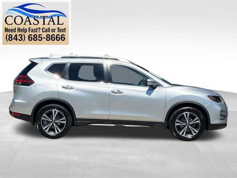 Used 2020 Nissan Rogue SV w/ Sun & Sound Touring Package FWD image 6