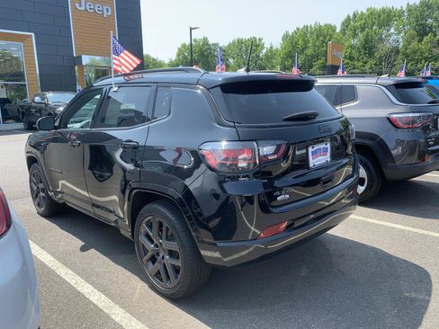 Used 2024 Jeep Compass Limited w/ High Altitude Package AWD/4WD image 4