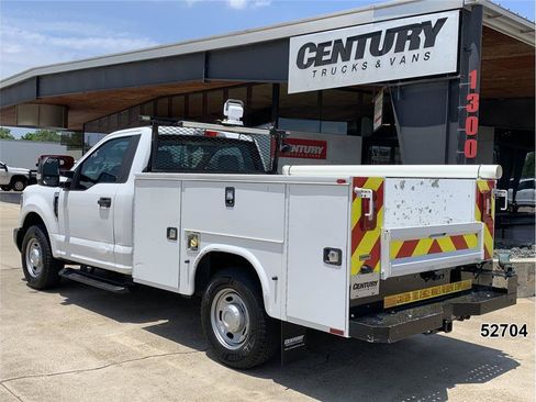 Used 2018 Ford F250 XL w/ Power Equipment Group RWD image 6