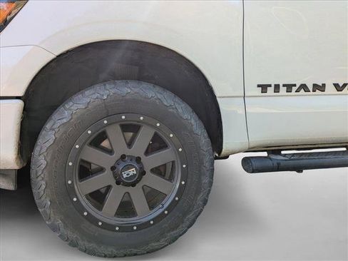 Used 2019 Nissan Titan SL w/ Midnight Edition AWD/4WD image 14
