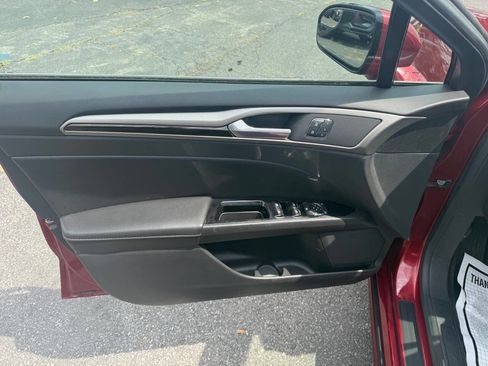 Used 2015 Ford Fusion SE w/ Equipment Group 202A image 16