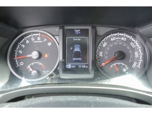 Used 2021 Toyota Tacoma SR AWD/4WD image 14