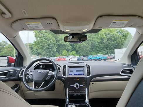 Used 2020 Ford Edge Titanium AWD/4WD image 24