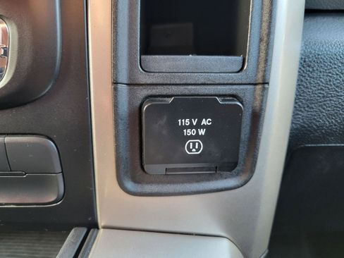 Used 2016 RAM 1500 Classic SLT w/ Luxury Group AWD/4WD image 18