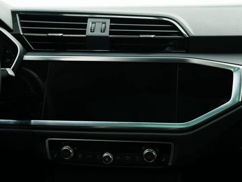 Used 2025 Audi Q3 2.0T Premium image 33