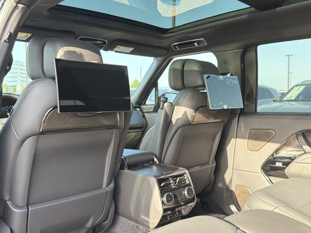 New 2026 Land Rover Range Rover Long Wheel Base SV AWD/4WD image 11