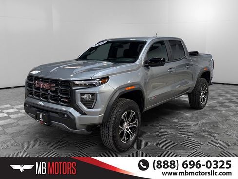 Used 2025 GMC Canyon AT4 AWD/4WD image 9