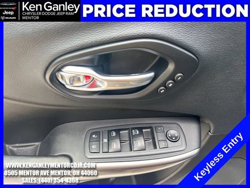Used 2019 Jeep Cherokee Limited AWD/4WD image 13
