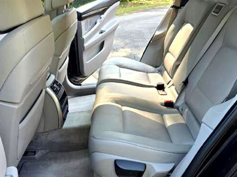 Used 2012 BMW 550i Gran Turismo w/ Driver Assistance Pkg image 15