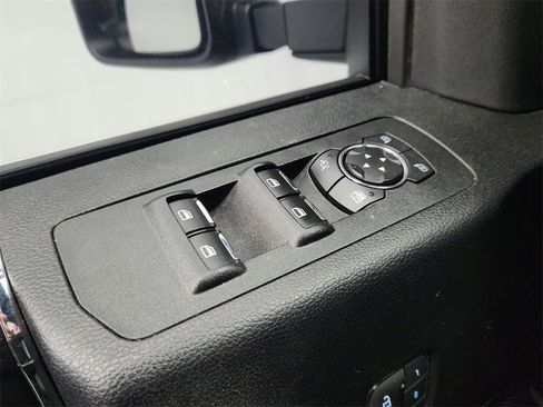 Used 2018 Ford F150 Platinum w/ Technology Package image 21