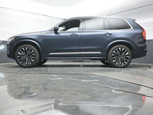 New 2026 Volvo XC90 T8 Plus w/ Protection Package Premier image 37