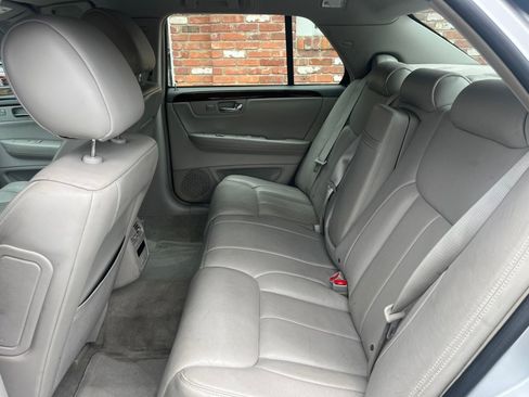 Used 2009 Cadillac DTS w/ Trunk Convenience Package FWD image 10