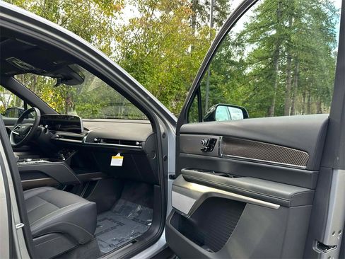 New 2026 Cadillac Vistiq Sport image 11