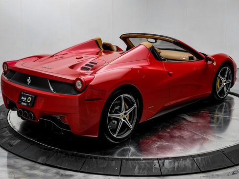 Used 2013 Ferrari 458 Spider image 19