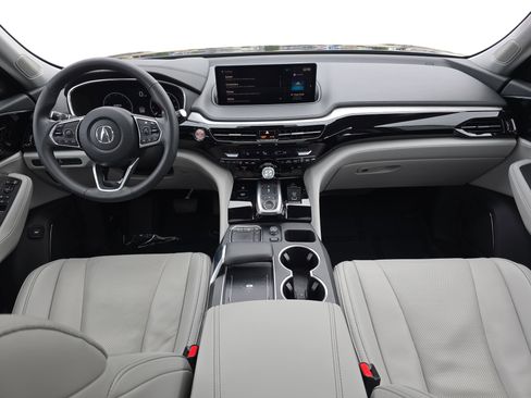 Certified 2024 Acura MDX w/Technology Package image 9