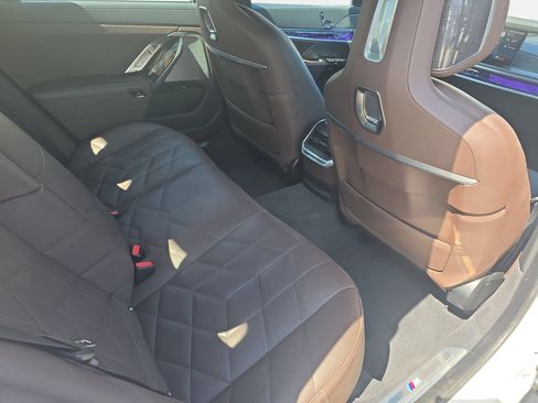 Used 2025 BMW 740i RWD image 11