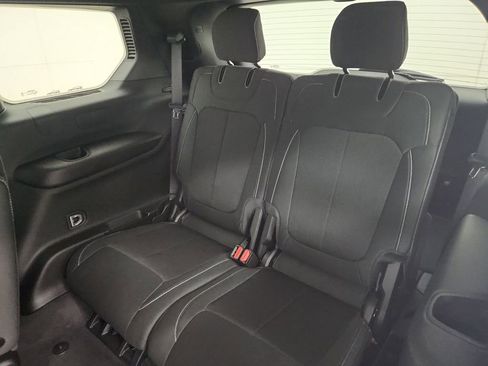 New 2025 Jeep Grand Cherokee L Laredo image 32