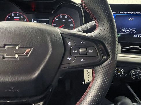 Used 2024 Chevrolet Trax RS FWD image 31