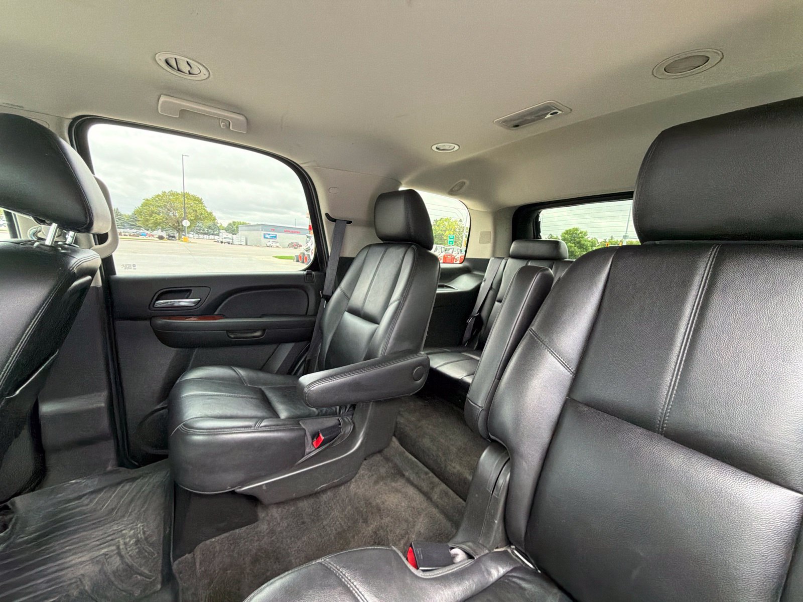 Used 2013 Chevrolet Tahoe LT w/ Luxury Package AWD/4WD image 13