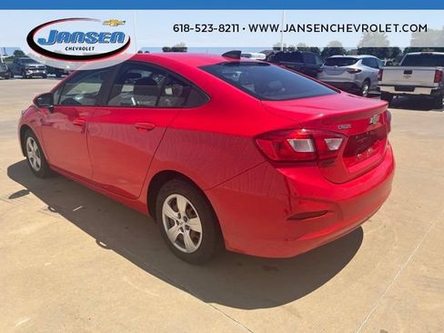 Used 2018 Chevrolet Cruze LS FWD image 4