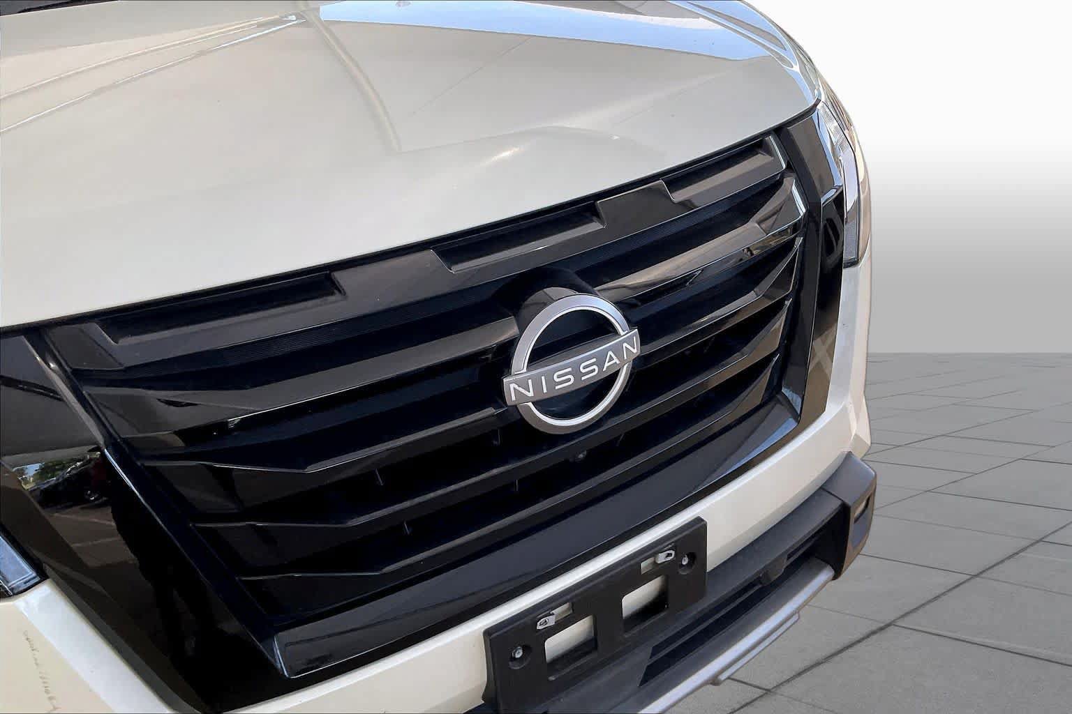 Used 2024 Nissan Pathfinder Platinum AWD/4WD image 30