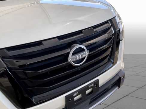 Used 2024 Nissan Pathfinder Platinum AWD/4WD image 30