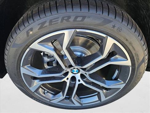 New 2026 BMW X5 sDrive40i w/ Premium Package image 9