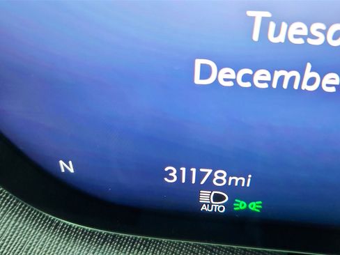 Used 2025 Buick Enclave Preferred image 13