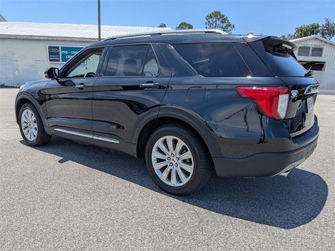 Used 2022 Ford Explorer Limited w/ Equipment Group 301A image 6