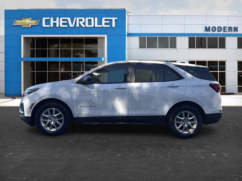 Certified 2024 Chevrolet Equinox LS w/ Driver Confidence II Package FWD image 2