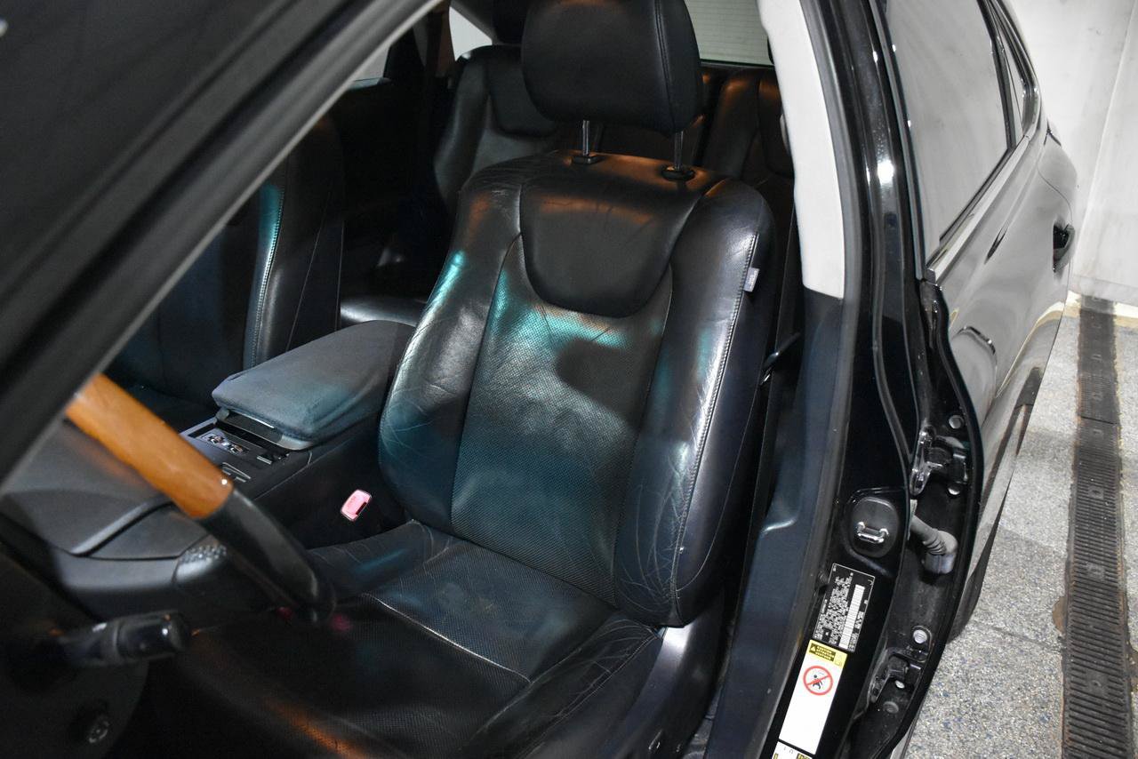 Used 2011 Lexus RX 450h AWD w/ Premium Pkg image 37