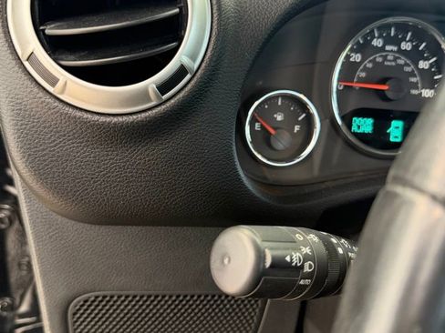 Used 2018 Jeep Wrangler Sahara w/ Connectivity Group AWD/4WD image 20
