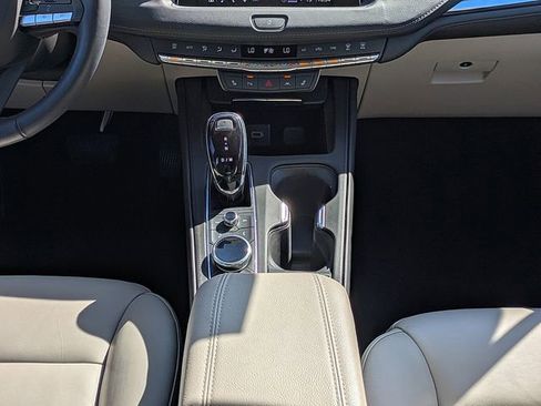 Certified 2023 Cadillac XT4 Luxury w/ Cold Weather Package image 20