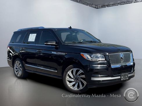 Used 2023 Lincoln Navigator Reserve AWD/4WD image 2