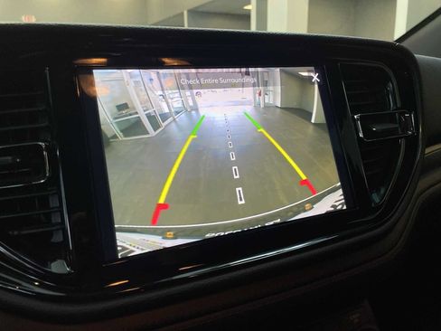 Used 2025 Dodge Durango GT RWD image 27