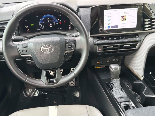 Used 2025 Toyota Camry SE w/ Convenience Package FWD image 15